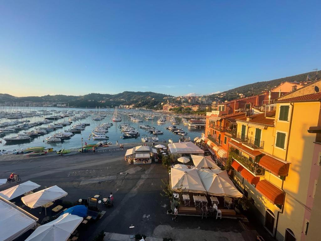 Suite Ventidue - Fronte Mare Lerici Ngoại thất bức ảnh